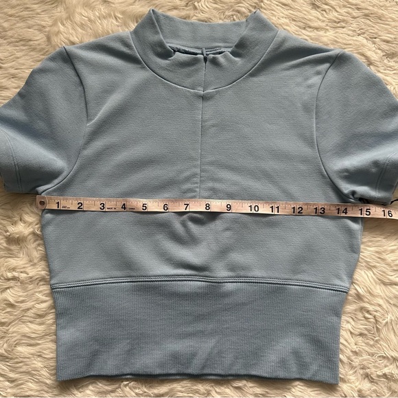 Alo Yoga Top Seamless Plush Cropped Short Sleeve Celestial Blue Sz S NWT New - Picture 11 of 12